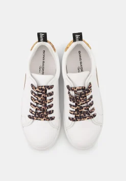 Bons Baisers Betty|Voir Toutes Les Silouhettes<Betty-